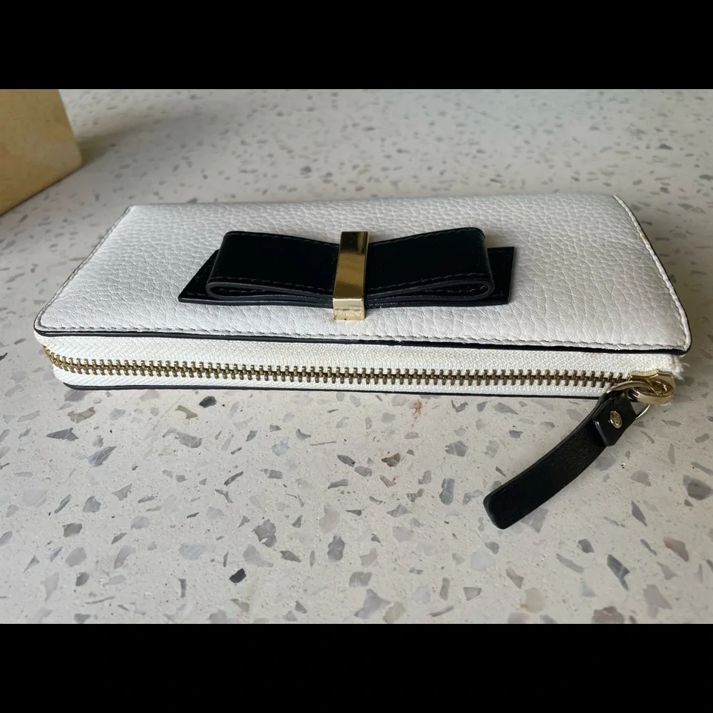 Kate Spade wallet - Picture 3 of 7